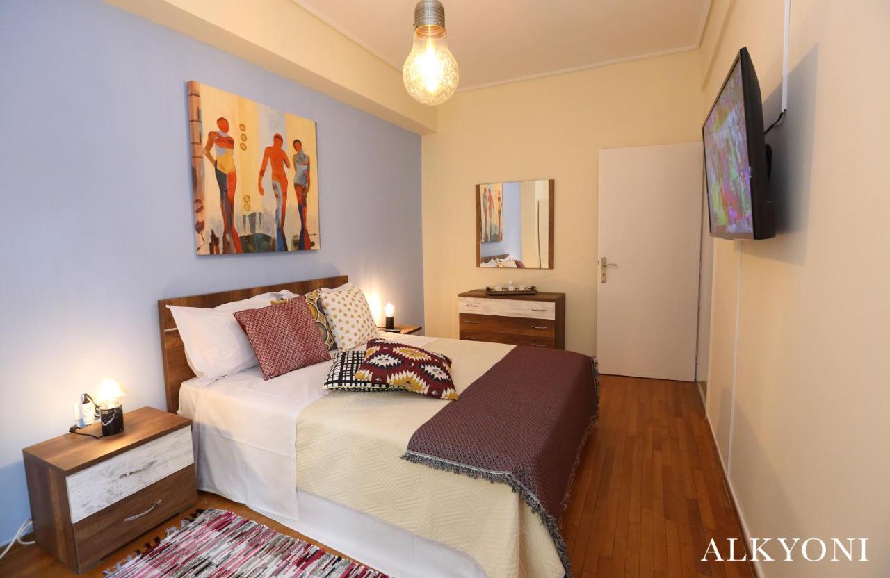 Melma Properties- Alkyoni Apartment By The Sea In Pireus Exteriör bild