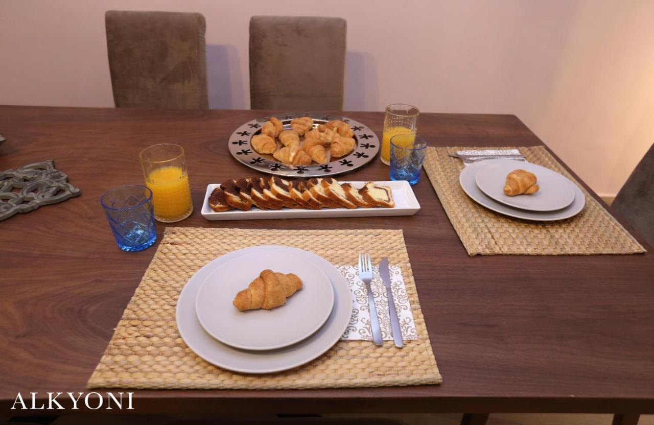 Melma Properties- Alkyoni Apartment By The Sea In Pireus Exteriör bild
